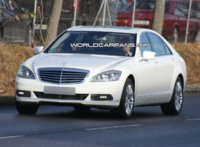 2010-mercedes-s-class-facelift-spy-photo.jpg
