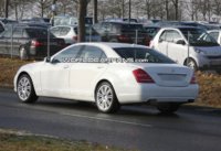 2010-mercedes-s-class-facelift-spy-photo_4.jpg