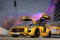 Mercedes_SLS_AMG_Desert_Gold_en_G55_AMG_14.jpg
