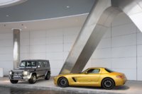 Mercedes_SLS_AMG_Desert_Gold_en_G55_AMG_16.jpg